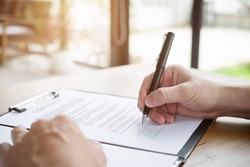 What Lawyers Review Employment Contracts for Medical?